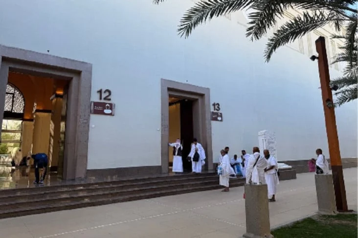 360 Jemaah Haji Kloter Perdana Tinggalkan Madinah, Ambil Miqat di Bir Ali Menuju Makkah