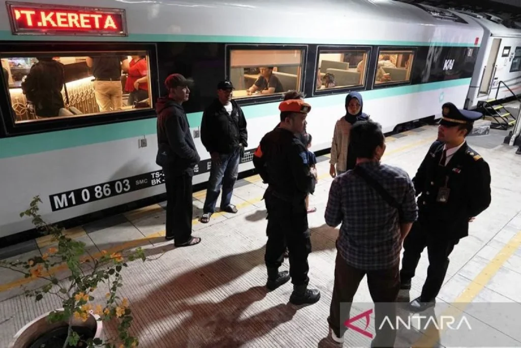 4.447 Penumpang Kereta Daop 1 Jakarta Batalkan Perjalanan, KAI Janjikan Refund Cepat