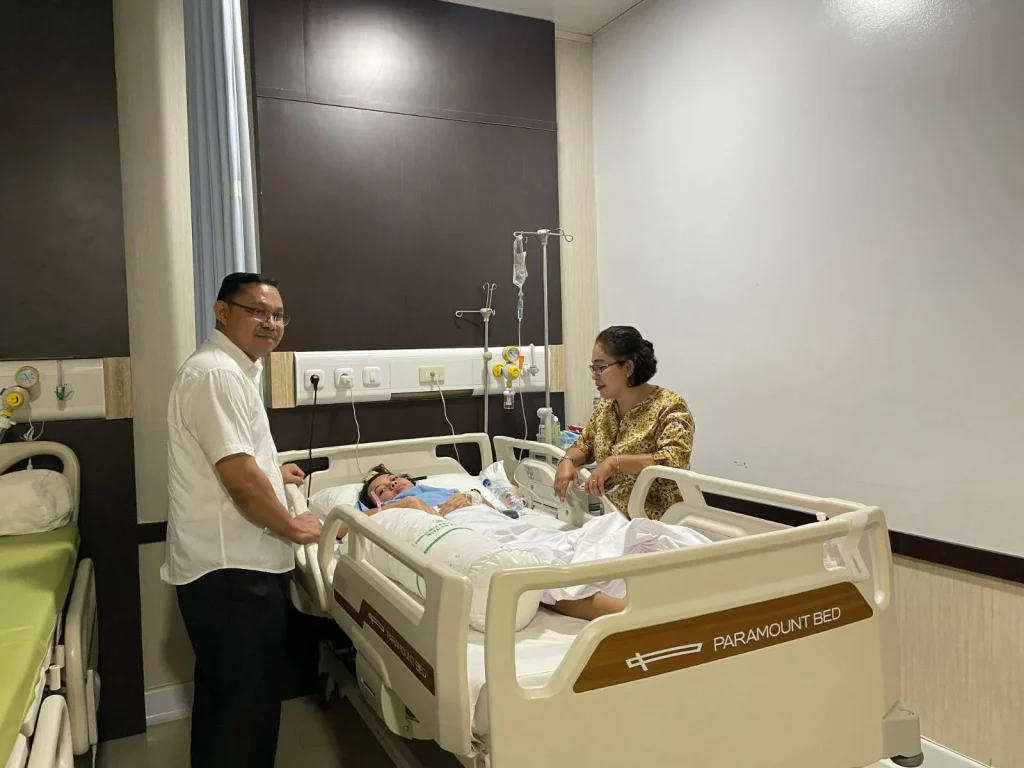 Andrie Yunus Masih Dirawat Intensif di RSCM Usai 30 Hari dan Lima Operasi