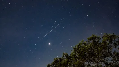 April 2026 Menyuguhkan Tiga Fenomena Langit Spektakuler: Komet MAPS, Pertemuan Bulan dengan Tiga Planet, dan Hujan Meteor Lyrid