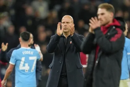 Arne Slot Melontarkan Kemarahan ke Pemain Liverpool Usai Kalah Telak dari Manchester City di FA Cup