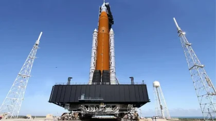 Artemis II Luncurkan Empat Astronot Mengelilingi Bulan, Mencetak Rekor Jarak Terjauh sejak Apollo