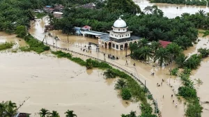 Banjir Bandang Deras di Aceh Tengah, Dua Jembatan Darurat Ambruk dan Desa Terisolasi