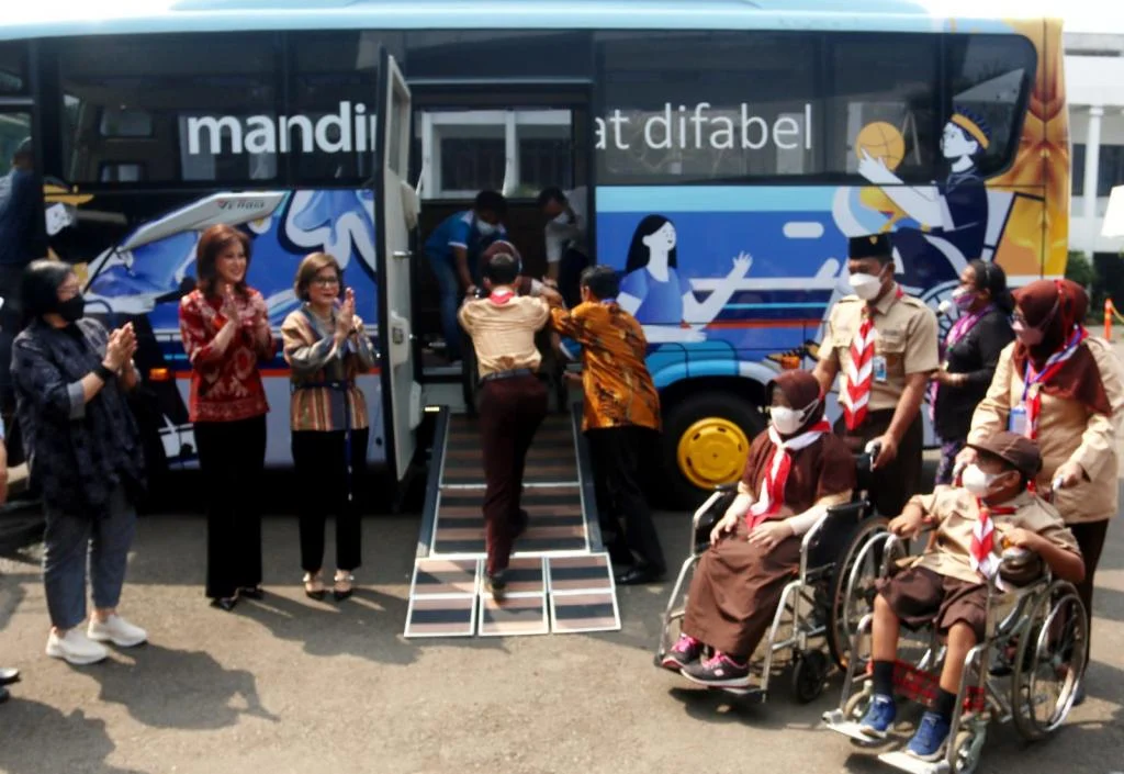 Bank Jakarta Salurkan Bantuan Penunjang Pelatihan untuk Sahabat Disabilitas Binaan YaSDI