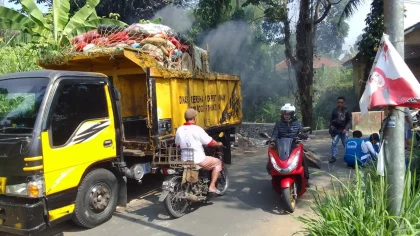 Biaya Angkut Sampah Bogor Mencapai Rp100 Miliar, Bupati Dorong Desa Kelola Sampah