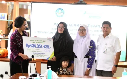 BPJS Ketenagakerjaan Serahkan Beasiswa dan Santunan di Batulicin, Tingkatkan Akses Pendidikan bagi Anak Pekerja
