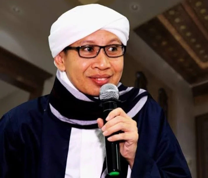Buya Yahya Ungkap Prioritas Haji Dibanding Menolong Orang Saat Sudah Mampu Finansial