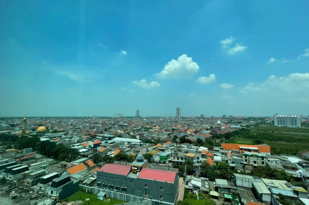 Cuaca Jawa Timur 18 April 2026: Siang Gerimis di Beberapa Kawasan, Lainnya Cerah-Berawan