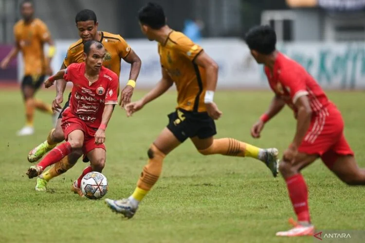 Debut Cyrus Margono Gagal, Persija Kalah 3-2 di Bhayangkara; Moussa Sidibe Jadi Penyebab Bencana