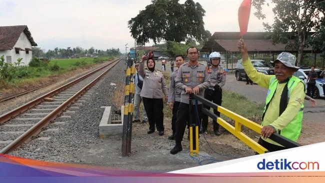 Dedi Mulyadi Desak Polisi Tertibkan Ormas di Pelintasan Sebidang Usai Kecelakaan Kereta