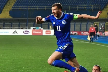 Džeko Klaim Cedera Bahu: Takdir yang Mengantarkan Bosnia ke Piala Dunia