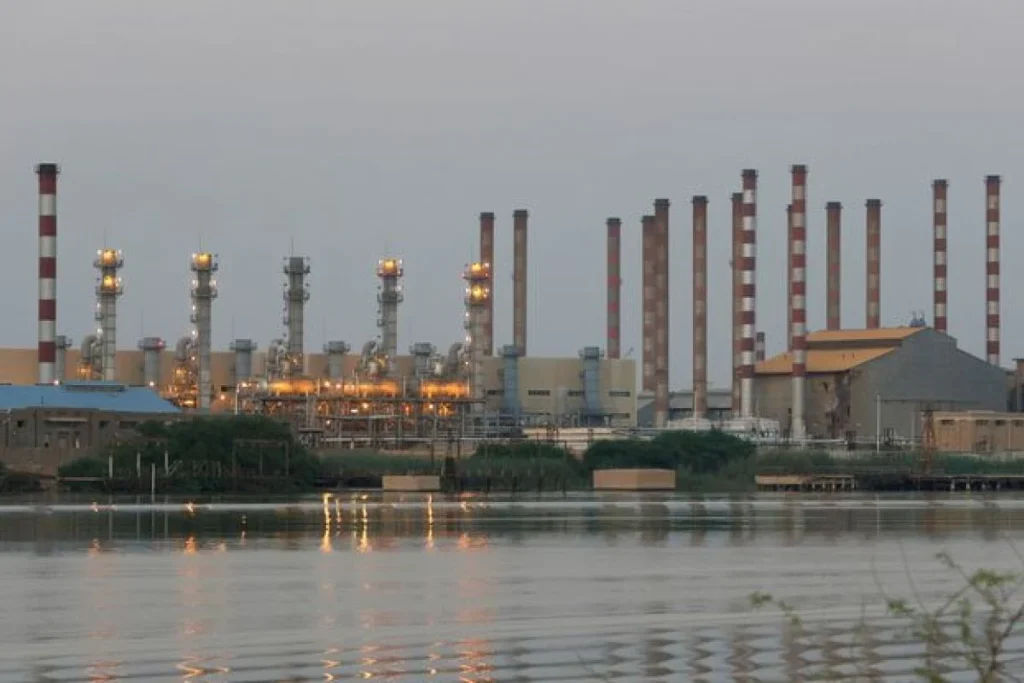 Ekspor Minyak Iran dari Pulau Kharg Melonjak di Tengah Konflik: Penyebab dan Dampaknya