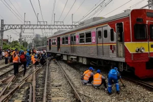 Evakuasi KRL Bekasi Belum Selesai, 6-7 Korban Masih Terjebak di Gerbong Rusak