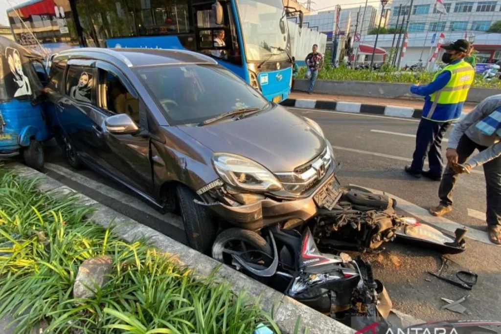 Fajar Sadboy Ungkap Reaksi Ibu yang Hampir Pingsan Usai Kecelakaan Motor di Jakarta Selatan