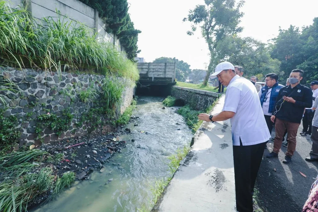 Farhan Soroti Sampah Sebagai Pemicu Banjir, Pemkot Bandung Rencanakan Revitalisasi Sungai