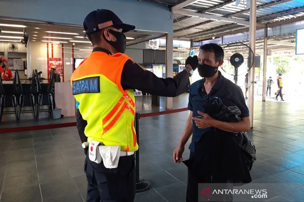 Gangguan Sinyal di Stasiun Manggarai Paksa KRL Lakukan Penyesuaian Jalur