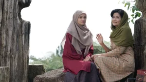 Givina Kaget Ditarik Ratu Sofya: Insiden Tampar di Film "The Bell" Bikin Geger