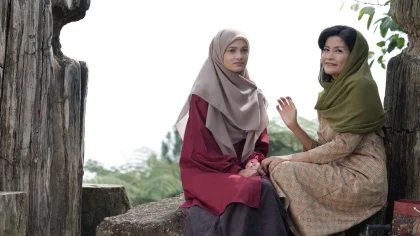 Givina Kaget Ditarik Ratu Sofya: Insiden Tampar di Film "The Bell" Bikin Geger