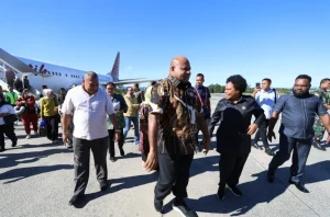 Gubernur Fakhiri Dorong Kemandirian Fiskal Pemerintah Daerah Papua pada HUT ke-30 Otda