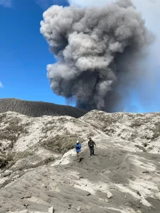 Gunung Dukono Erupsi, Abu Vulkanik Mencapai 1,4 km di Halmahera Utara