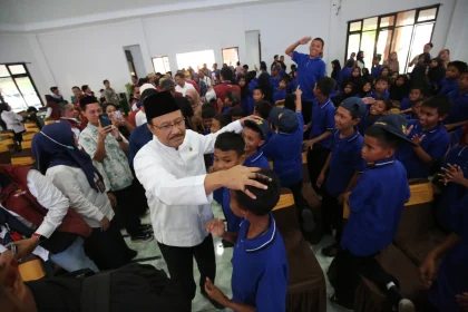 Gus Ipul Soroti Dampak Positif Sekolah Rakyat bagi Siswa SRMA Makassar