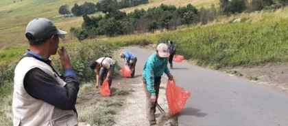 Hampir Satu Ton Sampah Ditarik dari Kawasan Wisata Bromo, Upaya Bersih-Bersih Balai TNBTS