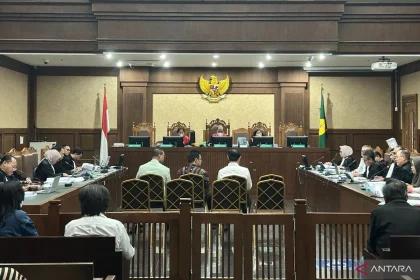 Hari dan Yenny Andayani Batalkan Tuduhan Pengadaan LNG Rugikan Negara, Klaim Keuntungan $97,6 Juta