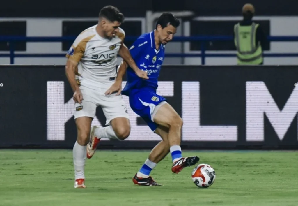 Hasil HT Dewa United vs Persib 1-0, Alex Martins Buka Skor di Babak Pertama