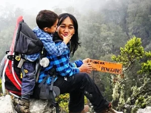 IDAI Tegaskan Risiko Fatal Ajak Batita atau Balita Naik Gunung