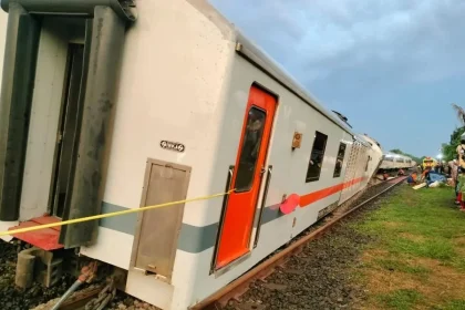 Imbas Tabrakan KA Argo Bromo–KRL, KA Purwojaya ke Cilacap Masih Tertahan di Jatinegara