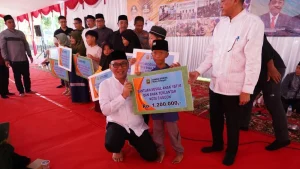 Istri Wali Kota Cilegon Turun Langsung Salurkan Bantuan Dinsos, Tunjukkan Dukungan Kuat Terhadap Program Sosial