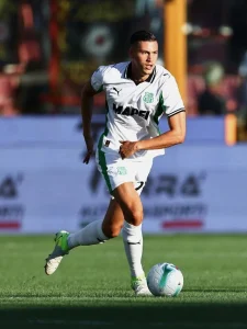 Jay Idzes Dinobatkan Pemain Terbaik di Laga Fiorentina vs Sassuolo Serie A 2025/2026