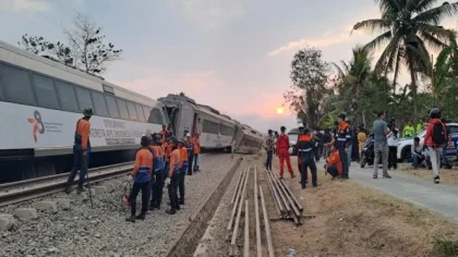 KA Argo Bromo Tabrak KRL di Bekasi Timur, Tiga Penumpang Tewas dalam Kecelakaan Mematikan