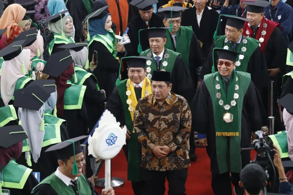 Kadis Perindag Jambi Nella Ervina Resmi Dikenakan Gelar Doktor, Menandai Pencapaian Akademik Tinggi