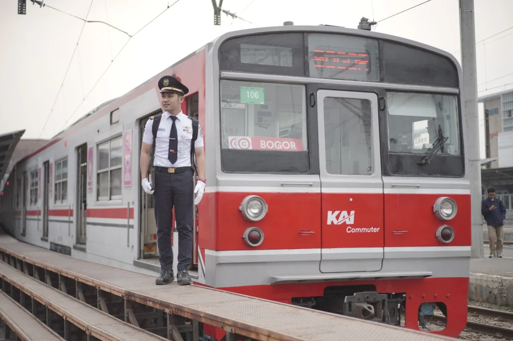 KAI Pastikan KRL Aman Meski Jakarta Mati Listrik, Operasional Tetap Lancar