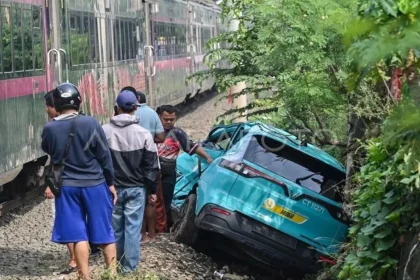 Kecelakaan Kereta Api di Bekasi: Sopir Taksi Listrik Green SM Terlibat, Fakta Mencengangkan