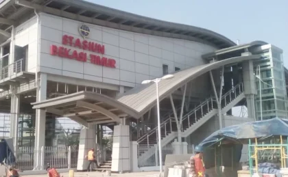 Kecelakaan Kereta di Stasiun Bekasi Timur Angkat Pertanyaan Mengapa Kereta Tidak Dapat Berhenti Mendadak