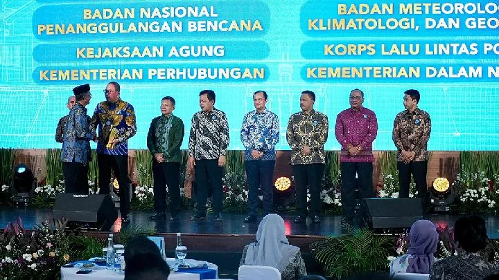 Kemensos Raih KWP Award 2026 atas Keberhasilan Program Sekolah Rakyat