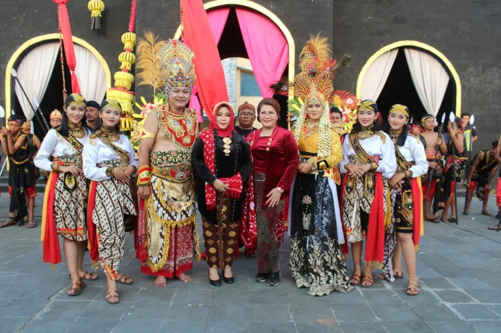 Kirab Pusaka Nusantara 2026: 1.000 Peserta dari 20 Desa Rayakan Budaya di Candi Borobudur