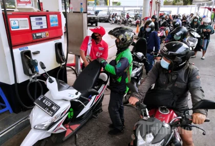 Koboi Jalanan Bikin Ulah di SPBU Bandung, Petugas Tegur Saat Serobot Antrean