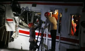 Korban Tewas Tabrakan Kereta: Guru SDN Pulogebang 11 di Stasiun Bekasi Timur