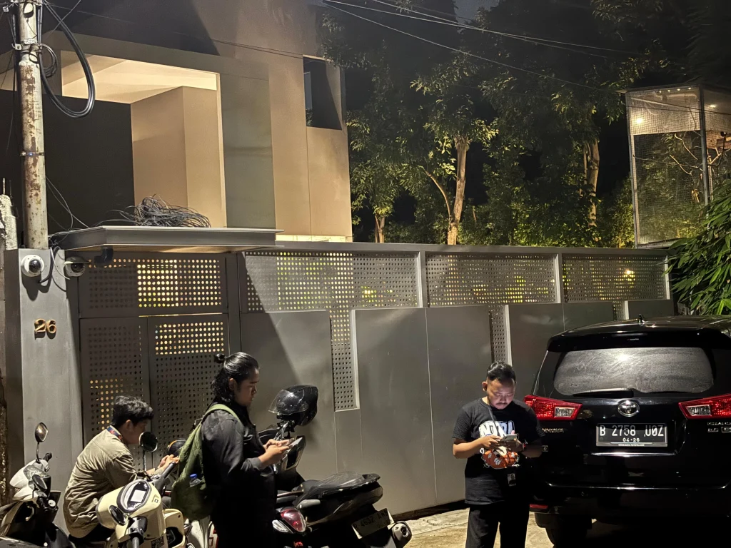 KPK Lakukan Penggeledahan di Rumah Kepala Diskominfo Madiun, Noor Aflah, dalam Rangka Penyidikan Kasus Korupsi