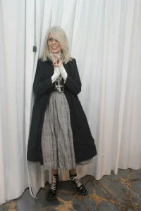 Lelang Barang Diane Keaton: Lebih 200 Potong Pakaian dan Koleksi Seni Siap Dijual
