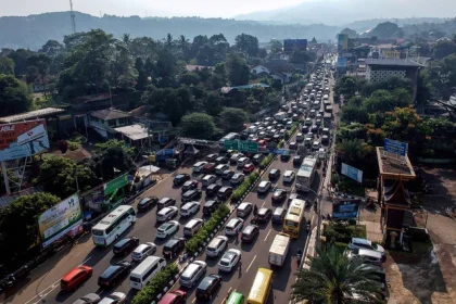Long Weekend Puncak: Puluhan Ribu Kendaraan Menghujani Wisata Bogor, Lalu Lintas Membludak