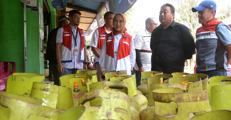 Luthfi Sidak Pastikan Stok LPG 3 Kg di Jawa Tengah Tetap Aman, Warga Karanganyar Tak Perlu Khawatir