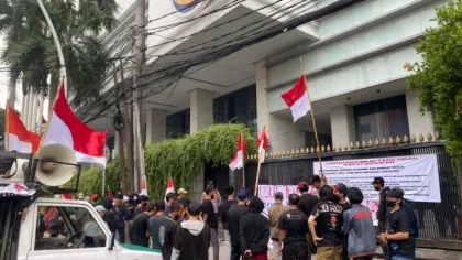 Mahasiswa Gelar Demo di DPP Gerindra, Tuntut Bupati Dompu Ditindak