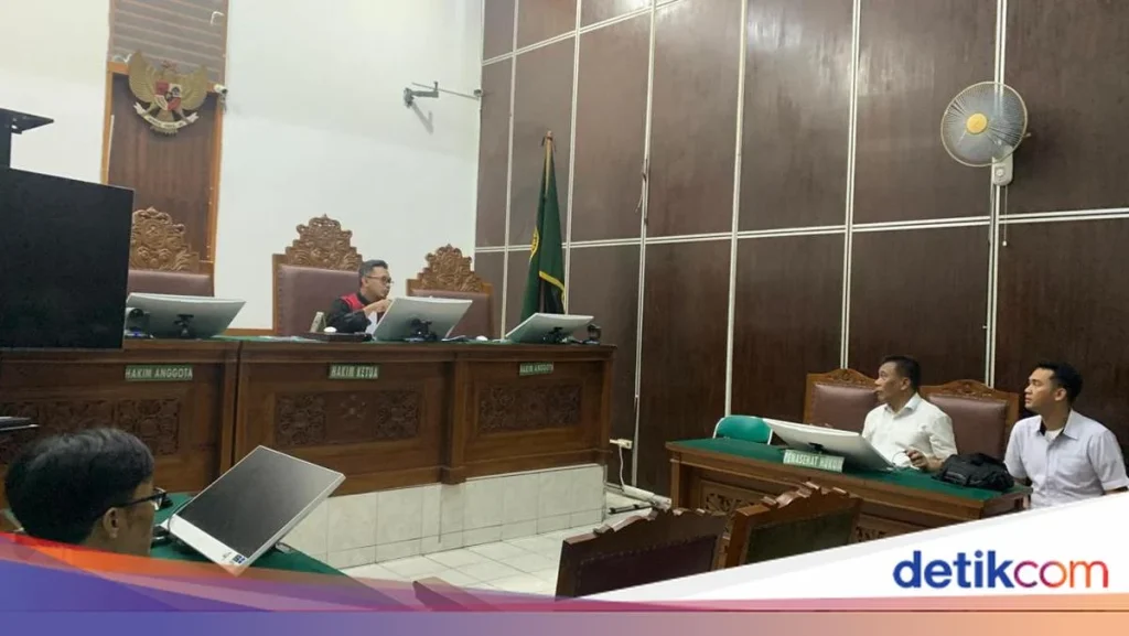 Mahkamah Konstitusi Tolak Gugatan Delpedro Marhaen Rismansyah atas Uji Pasal Penghasutan di KUHP