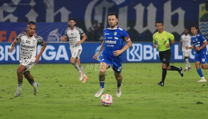 Marc Klok Optimis Pertahankan Rekor Sempurna Persib di Laga Hadapi Bali United