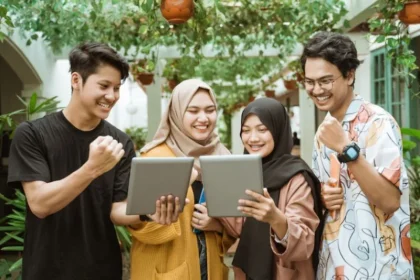 Mengapa Filsafat Penting bagi Generasi Muda di Era Informasi