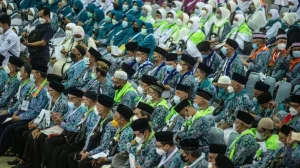 Menhaj Lepas 391 Jemaah Haji Perdana di Embarkasi Jakarta, Awal Operasional Haji 2026